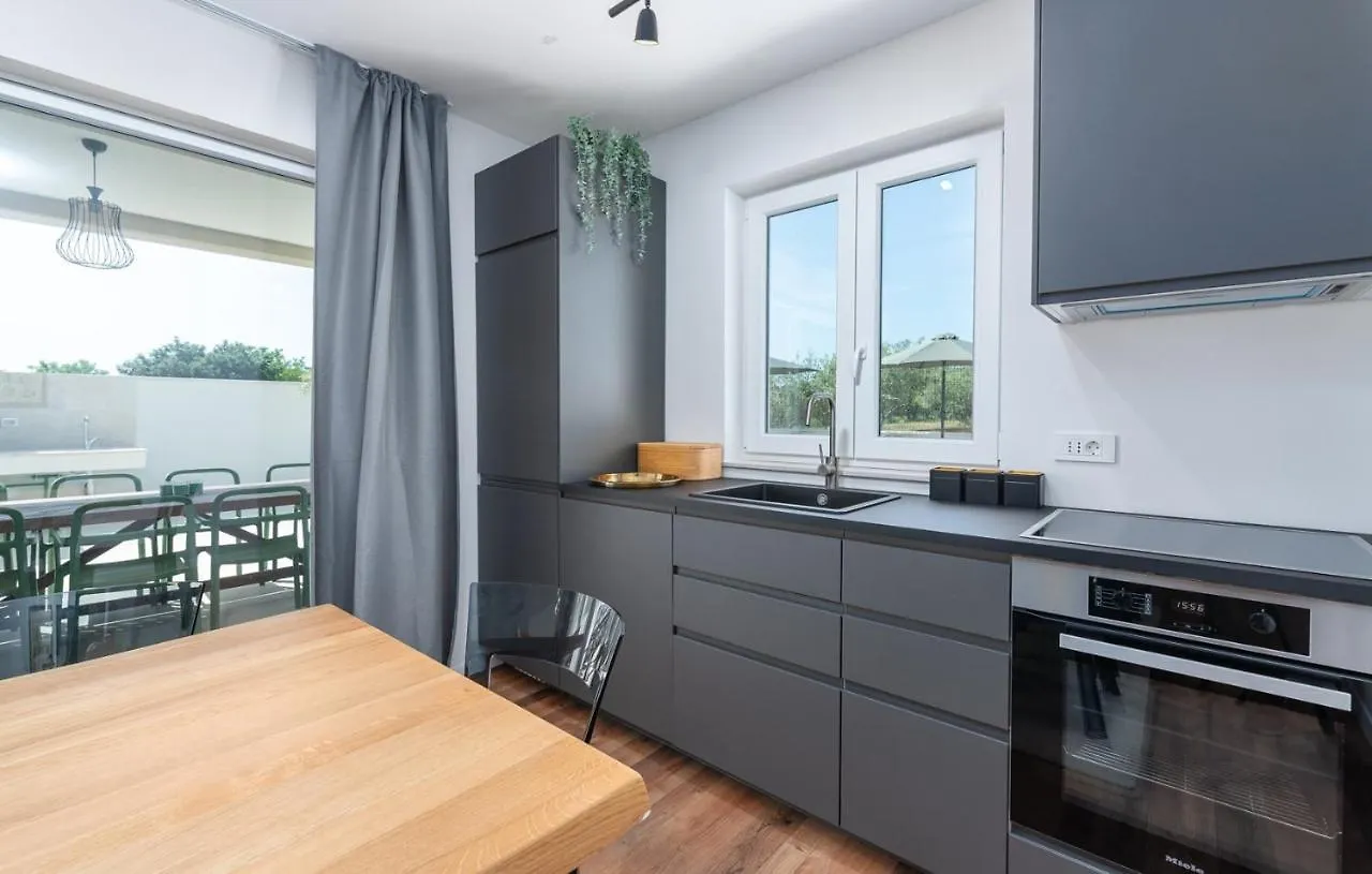 Villa Nia With Private Pool Umag 0*,