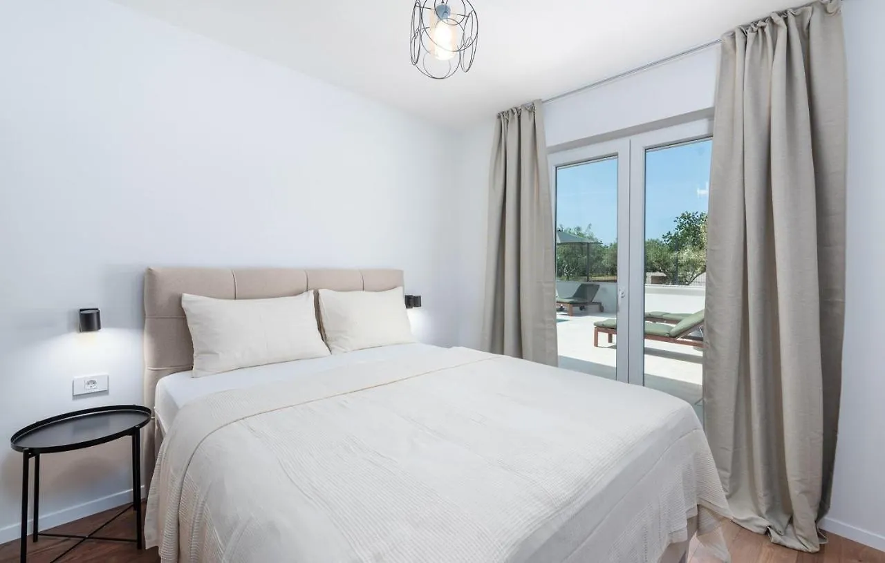 Villa Nia With Private Pool Umag Croatia