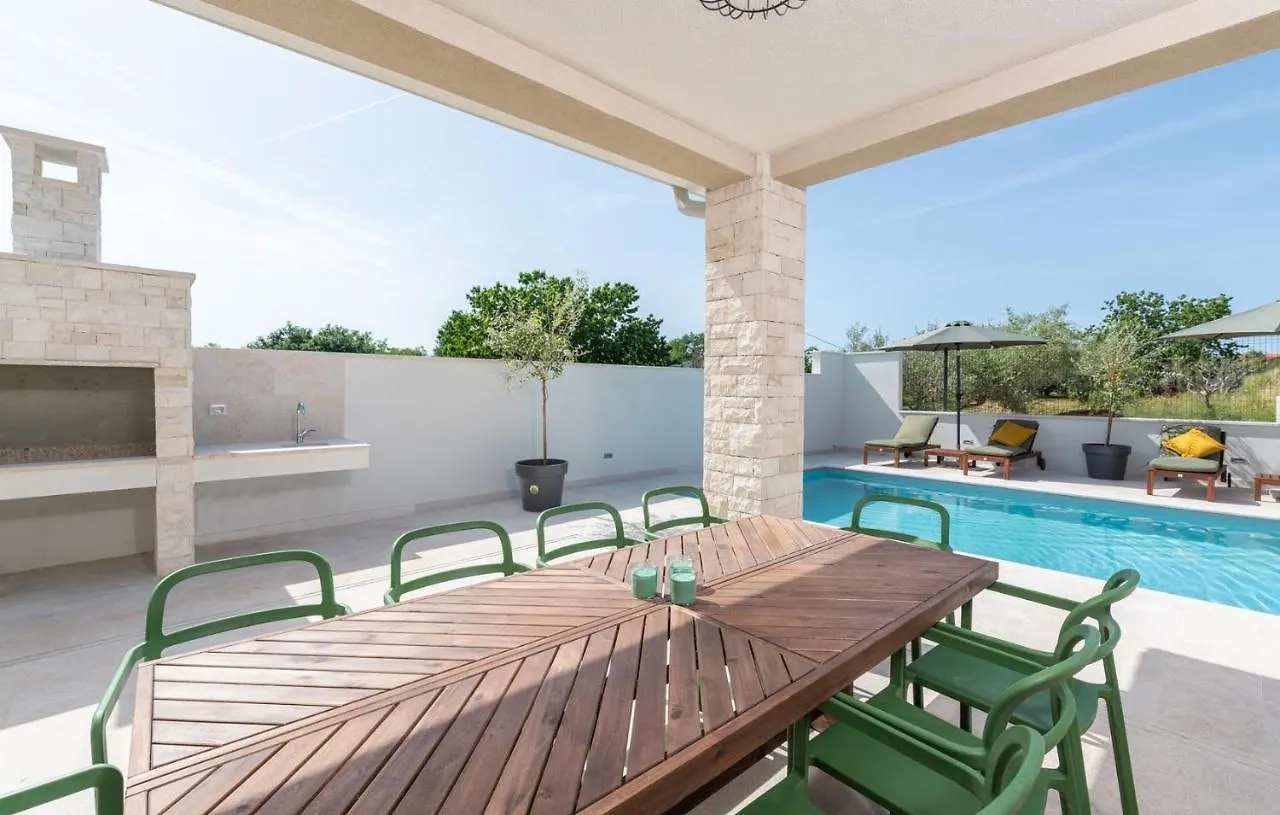Villa Nia With Private Pool Umag
