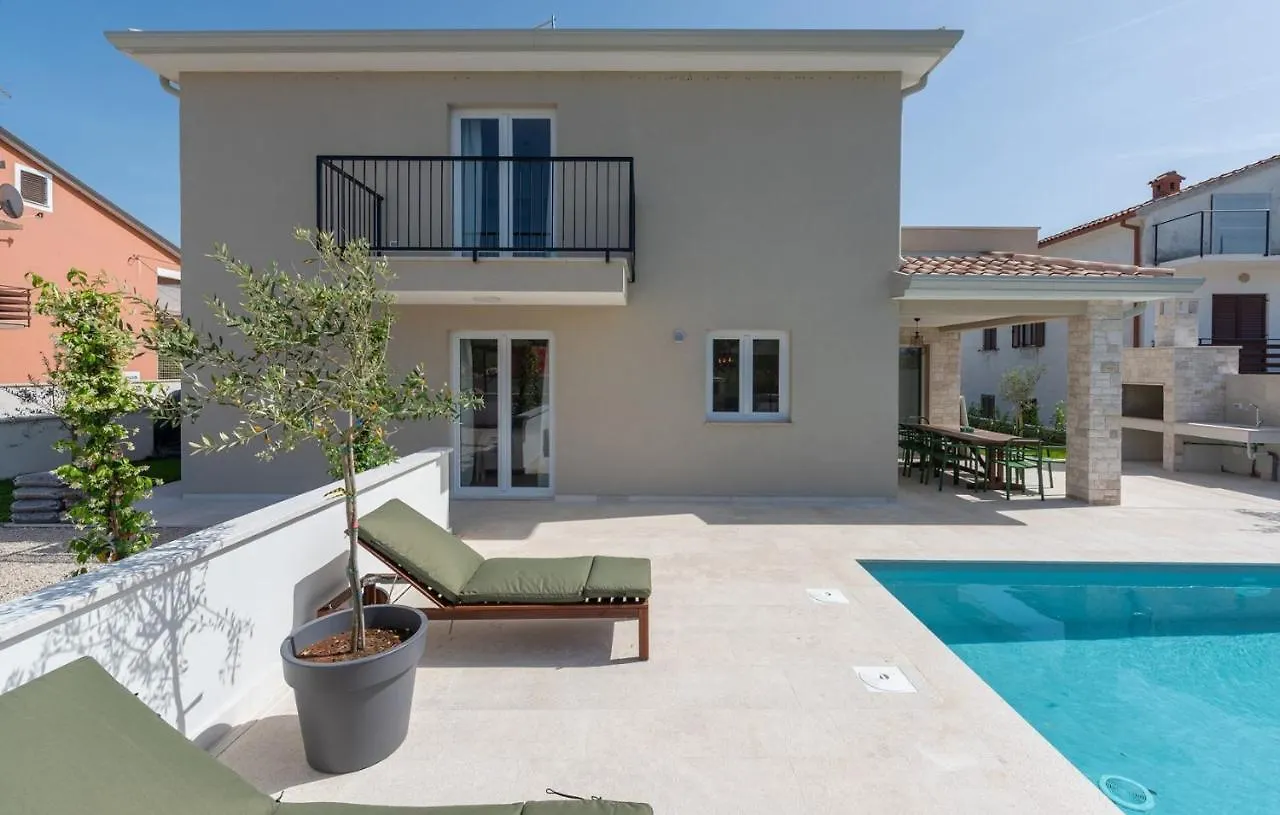 Villa Nia With Private Pool Umag Croatia